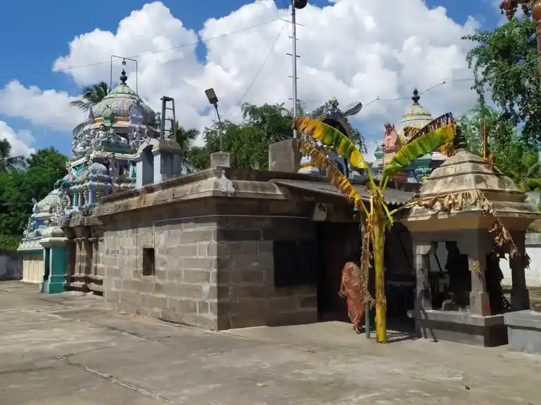 Arulmigu Thiruvaalanthuraiyeeswarar Temple, Aasur - 605652
