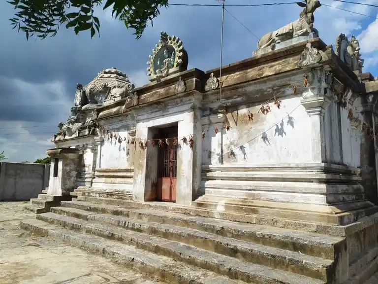 Arulmigu Thiruvaaleeswarar Temple, V.Saathanur - 605652 அருள்மிகு திருவாளீஸ்வரர் திருக்கோயில், V.Saathanur - 605652, Viluppuram - Ancient Temple Architecture and History Image 3