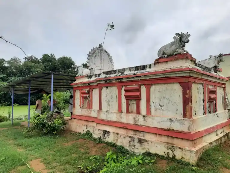 Arulmigu Thiruvaleeswarar Temple, Inside The Village, Vallathukottai - 631203 அருள்மிகு திருவாலீஸ்வரர் திருக்கோயில், Inside The Village, Vallathukottai - 631203, Tiruvallur - Ancient Temple Architecture and History Image 2