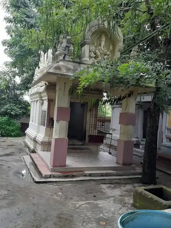 Arulmigu Thiruvaleeswarar Temple, Natham - 601204 அருள்மிகு திருவாலீஸ்வரர் திருக்கோயில், நத்தம் - 601204, Tiruvallur - Ancient Temple Architecture and History Image 6