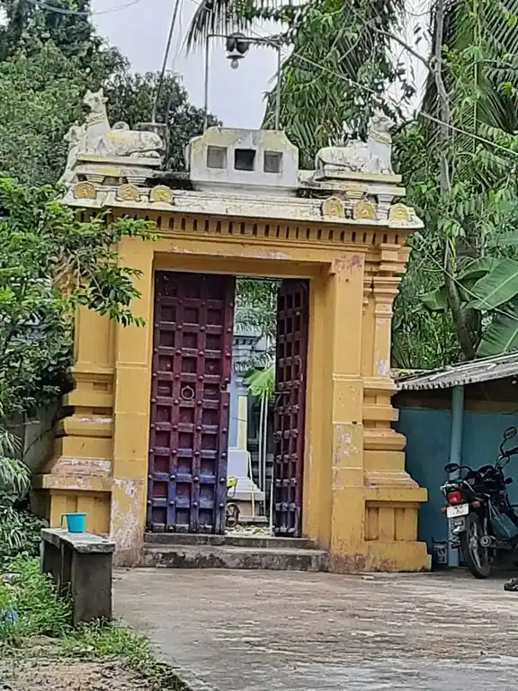 Arulmigu Thiruvaleeswarar Temple, Natham - 601204 அருள்மிகு திருவாலீஸ்வரர் திருக்கோயில், நத்தம் - 601204, Tiruvallur - Ancient Temple Architecture and History Image 9