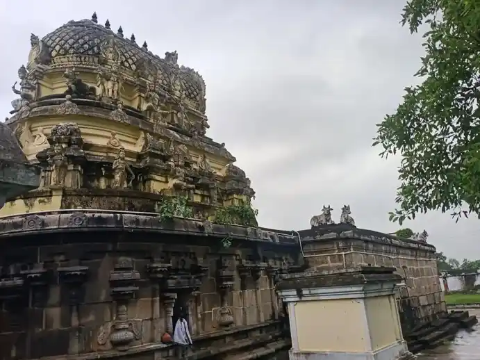 Arulmigu Thiruvaleeswarar Temple, Thiruvanaikovil - 603106 Temple