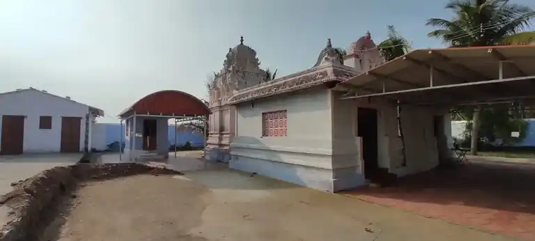 Arulmigu Thiruvankadaperumal Temple, Idayapatti - 638702 அருள்மிகு திருவேங்கடபெருமாள் திருக்கோயில், இடையப்பட்டி - 638702, Tiruppur - Ancient Temple Architecture and History Image 2
