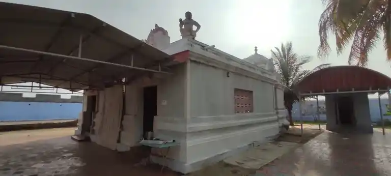 Arulmigu Thiruvankadaperumal Temple, Idayapatti - 638702 அருள்மிகு திருவேங்கடபெருமாள் திருக்கோயில், இடையப்பட்டி - 638702, Tiruppur - Ancient Temple Architecture and History Image 3