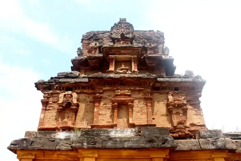 Arulmigu Thiruvantheesvaramudaiyar Temple, Melakidaram - 623703 Arulmigu Thiruvantheesvaramudaiyar Temple, Melakidaram - 623703, Ramanathapuram - Ancient Temple Architecture and History Image 4