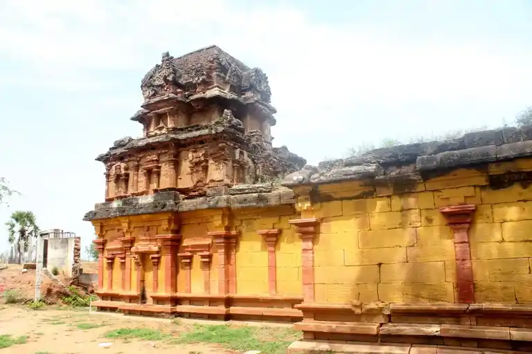Arulmigu Thiruvantheesvaramudaiyar Temple, Melakidaram - 623703 Arulmigu Thiruvantheesvaramudaiyar Temple, Melakidaram - 623703, Ramanathapuram - Ancient Temple Architecture and History Image 5