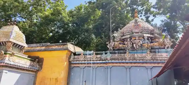 Arulmigu Thiruvarasamoorthy Ayyanar Temple, Anadhandavapuram - 609103 அ/மி.திரு வரசமூர்த்தி அய்யனார் திருக்கோயில், Aanandhathandavapuram - 609103, Mayiladuthurai - Ancient Temple Architecture and History Image 4