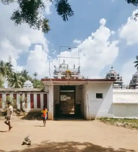 Arulmigu Thiruveliswarar Perumal Temple, Nanjai Edaiyar - 638182 அருள்மிகு திருவேலீஸ்வரர் பெருமாள் திருக்கோயில், Nanjai Edaiyar - 638182, Namakkal - Ancient Temple Architecture and History Image 2