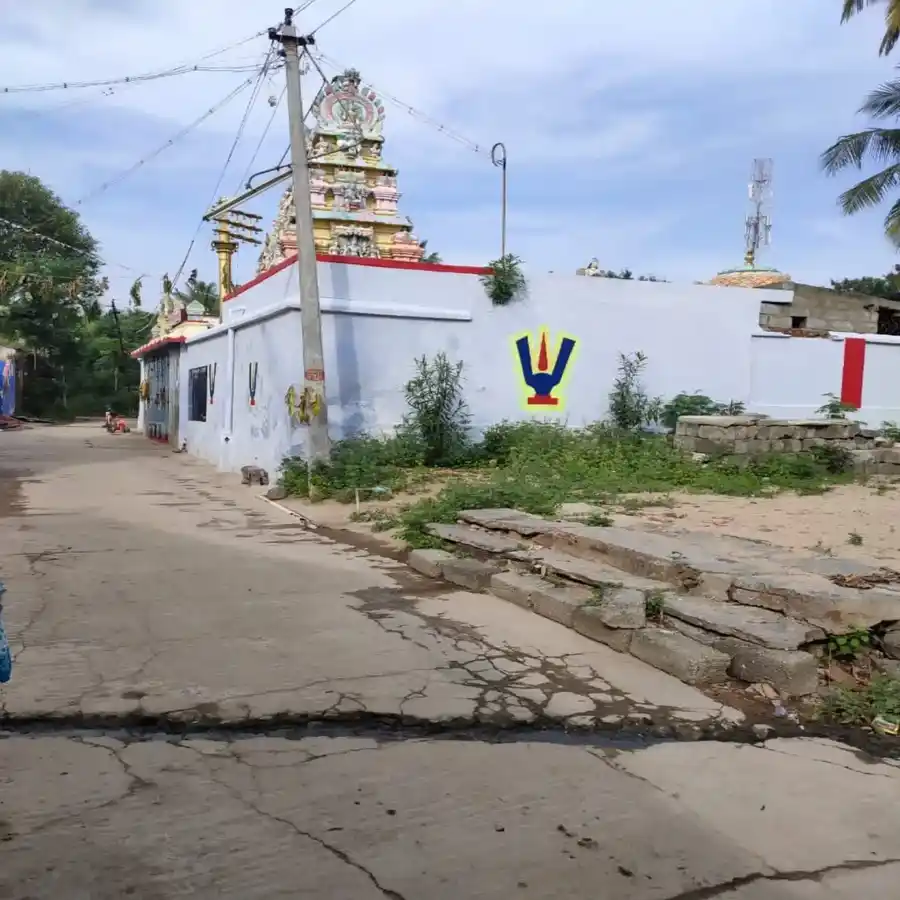 Arulmigu Thiruvengata Perumal Bajanai Temple, Melkavanoor - 632507 அருள்மிகு திருவேங்கடபெருமாள் பஜனை கோயில், மேல்காவனூர் - 632507, Vellore - Ancient Temple Architecture and History Image 2