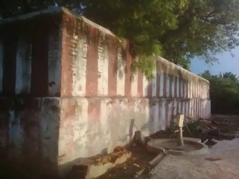 Arulmigu Thiruvenkadam Uriyar Temple, Alwarkarkulam - 628601 அருள்மிகு திருவேங்கடமுடையார் திருக்கோயில், ஆழ்வாா்கற்குளம் - 628601, Thoothukudi - Ancient Temple Architecture and History Image 3
