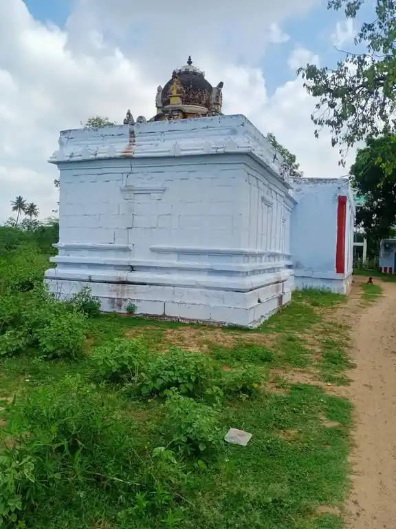 Arulmigu Thiruvenkadamudaiyan alias Srinivasa Perumal Temple, Achamthavirthan, Achamthavirthan - 626137 அருள்மிகு திருவேங்கடமுடையான் என்ற சீனிவாசப் பெருமாள் திருக்கோயில், அச்சம்தவிர்த்தான், அச்சம்தவிர்த்தான் - 626137, Virudhunagar - Ancient Temple Architecture and History Image 2