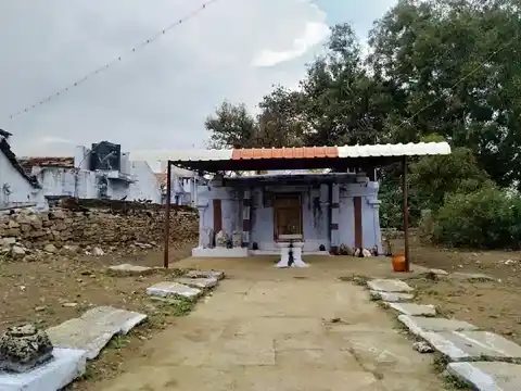 Arulmigu Thiruvenkadaperumal Temple, Malayapalayam, Gobichettipalayam - 638460 அருள்மிகு திருவேங்கடப் பெருமாள் திருக்கோயில், மலையப்பாளையம், Gobichettipalayam - 638460, Erode - Ancient Temple Architecture and History Image 2