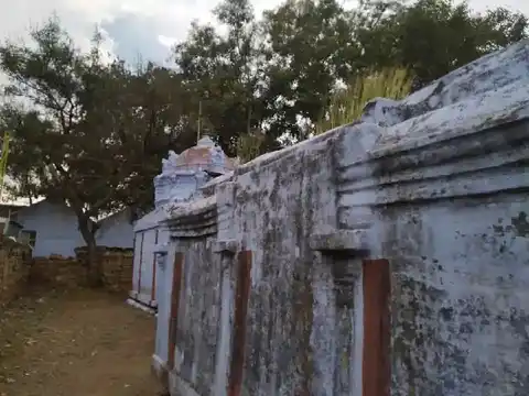 Arulmigu Thiruvenkadaperumal Temple, Malayapalayam, Gobichettipalayam - 638460 அருள்மிகு திருவேங்கடப் பெருமாள் திருக்கோயில், மலையப்பாளையம், Gobichettipalayam - 638460, Erode - Ancient Temple Architecture and History Image 4