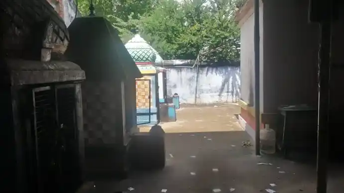 Arulmigu Thiruvenkadaperumal Temple, Usilampatti - 625532 அருள்மிகு திருவேங்கடப் பெருமாள் திருக்கோயில், உசிலம்பட்டி - 625532, Madurai - Ancient Temple Architecture and History Image 4