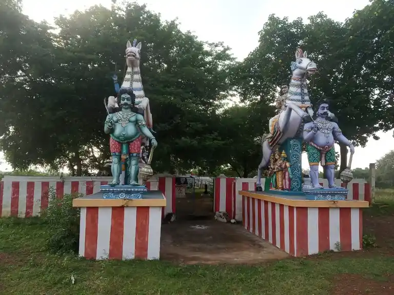 Arulmigu Thiruvettai Ayyanar Temple, Nedunkulam - 630311 அருள்மிகு. திருவேட்டை அய்யனார் திருக்கோயில், Nedunkulam - 630311, Sivagangai - Ancient Temple Architecture and History Image 3