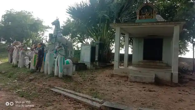 Arulmigu Thiruvettai Ayyanar Temple, Solapuram - 630561 அருள்மிகு. திருவேட்டை அய்யனார் திருக்கோயில், Solapuram - 630561, Sivagangai - Ancient Temple Architecture and History Image 3