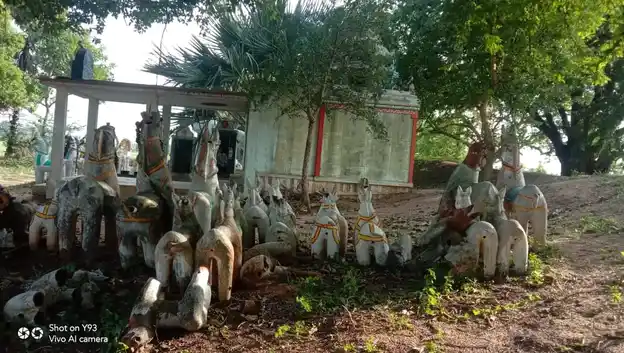 Arulmigu Thiruvettai Ayyanar Temple, Solapuram - 630561 அருள்மிகு. திருவேட்டை அய்யனார் திருக்கோயில், Solapuram - 630561, Sivagangai - Ancient Temple Architecture and History Image 4