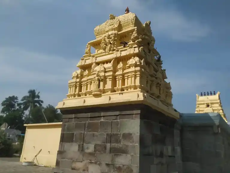 Arulmigu Thiruvooraga Varadharaja Perumal Temple, Perunagar - 603402 அருள்மிகு திருவூரக வரதராஜப்பெருமாள் திருக்கோயில், Perunagar, Perunagar - 603402, Kancheepuram - Ancient Temple Architecture and History Image 3