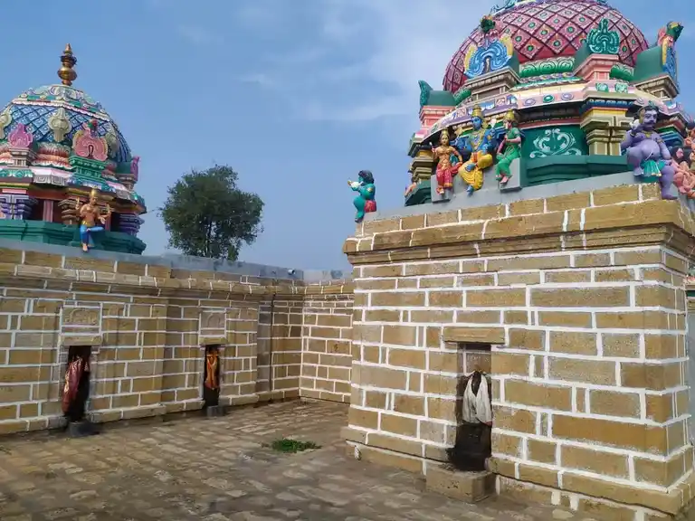 Arulmigu Tholeeswarar Temple, Nallarikkai - 621716 அருள்மிகு தோளீஸ்வரர் வரதராஜபெருமாள் திருக்கோயில், Nallarikkai - 621716, Perambalur - Ancient Temple Architecture and History Image 2