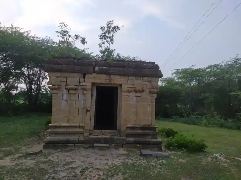Arulmigu Thooleeswarar Temple, Thunijapadi - 621716