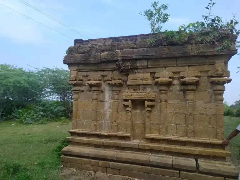 Arulmigu Thooleeswarar Temple, Thunijapadi - 621716 அருள்மிகு தோளீஸ்வரர் திருக்கோயில், துணிஞ்சப்பாடி - 621716, Perambalur - Ancient Temple Architecture and History Image 2