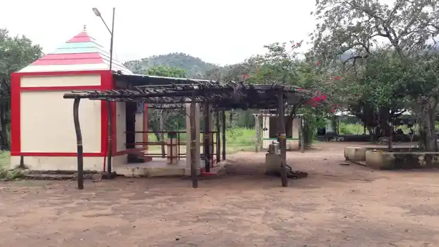 Arulmigu Thottakombaimariamman Temple, Kalithimpam - 638401 அருள்மிகு தொட்டகோம்பை மாரியம்மன் திருக்கோயில், Kalithimpam - 638401, Erode - Ancient Temple Architecture and History Image 3