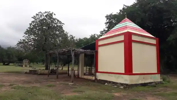 Arulmigu Thottakombaimariamman Temple, Kalithimpam - 638401 அருள்மிகு தொட்டகோம்பை மாரியம்மன் திருக்கோயில், Kalithimpam - 638401, Erode - Ancient Temple Architecture and History Image 4