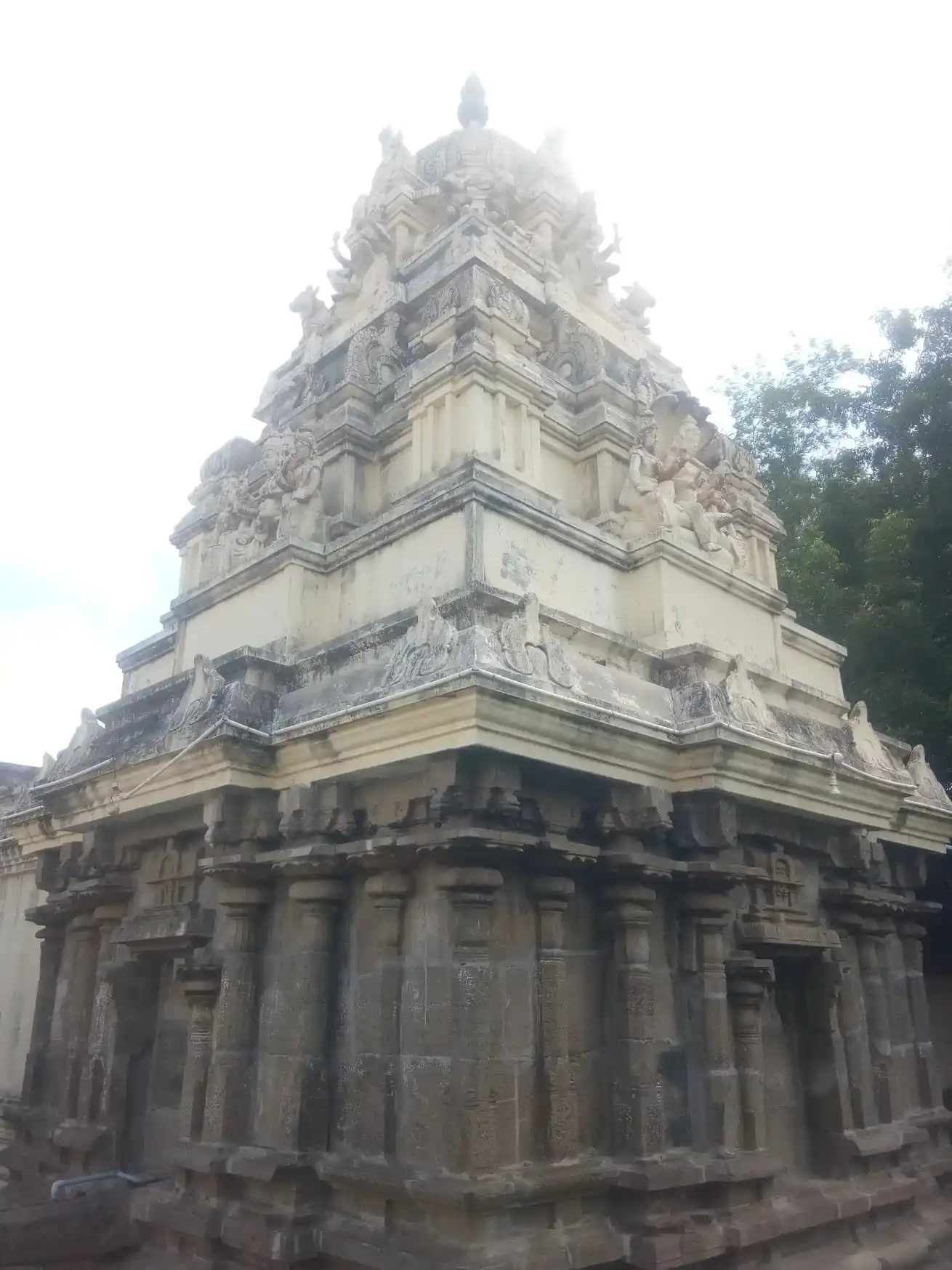 Arulmigu Thripurasundari Sametha Thiruuvaneshwarar Subramaniya Swamy Temple, Thriumandankudi - 612301 அருள்மிகு சுப்பிரமணியசுவாமி திருக்கோயில், Thriumandankudi - 612301, Thanjavur - Ancient Temple Architecture and History Image 3
