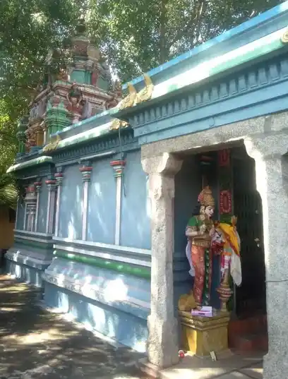 Arulmigu Throwpathi Amman Mariamman Temple, Senguttai - 632007 அருள்மிகு திரௌபதியம்மன், மாரியம்மன் திருக்கோயில், செங்குட்டை - 632007, Vellore - Ancient Temple Architecture and History Image 2