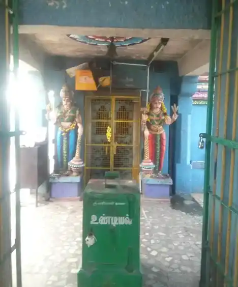 Arulmigu Throwpathi Amman Mariamman Temple, Senguttai - 632007 அருள்மிகு திரௌபதியம்மன், மாரியம்மன் திருக்கோயில், செங்குட்டை - 632007, Vellore - Ancient Temple Architecture and History Image 4