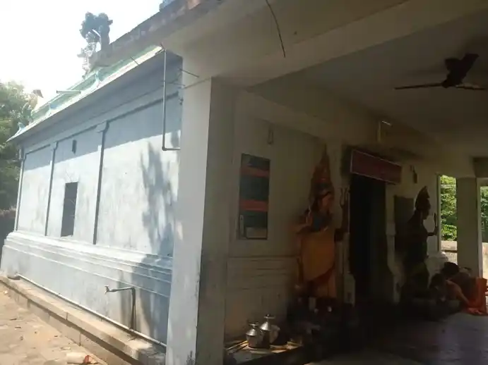 Arulmigu Throwpathiamman, Mariamman Temple, Uthamachozamangalam - 608002 அருள்மிகு திரௌபதியம்மன் , மாரியம்மன் திருக்கோயில், Uthamachozamangalam - 608002, Cuddalore - Ancient Temple Architecture and History Image 3