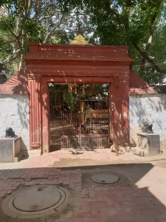 Arulmigu Throwpathiamman Temple, Keerathurai, Madurai - 625001 Temple