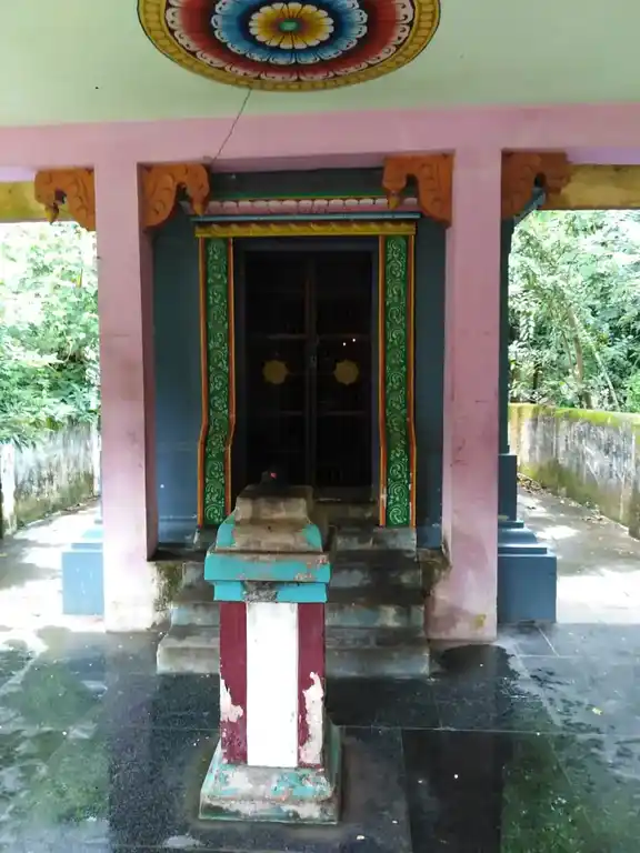 Arulmigu Throwpathiyamman Temple, Araseri - 609807 அருள்மிகு திரௌபதியம்மன் மற்றும் தர்மராஜர் திருக்கோயில், Araseri - 609807, Thanjavur - Ancient Temple Architecture and History Image 2