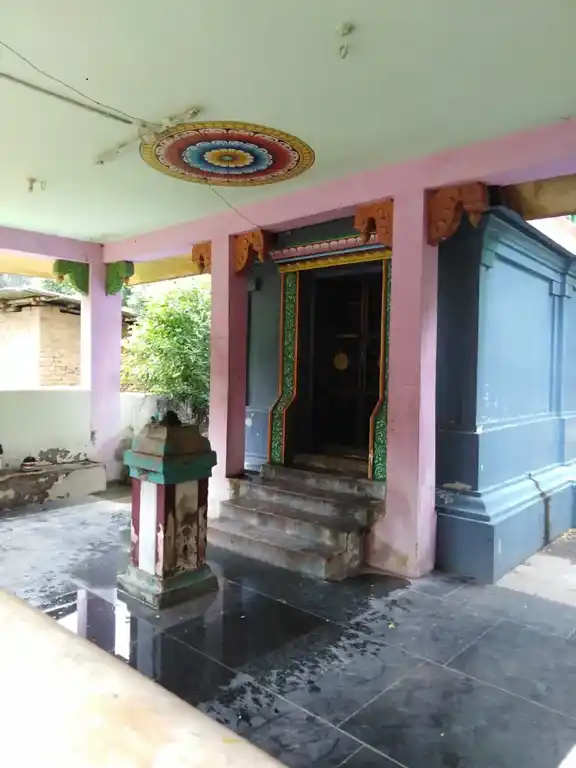 Arulmigu Throwpathiyamman Temple, Araseri - 609807 அருள்மிகு திரௌபதியம்மன் மற்றும் தர்மராஜர் திருக்கோயில், Araseri - 609807, Thanjavur - Ancient Temple Architecture and History Image 4
