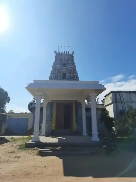 Arulmigu Throwpathiyamman Temple, Mummozhinaayagan Kuppam - 605102 அருள்மிகு திரௌபதியம்மன் திருக்கோயில், மும்மொழிநாயக்கன் குப்பம் - 605102, Viluppuram - Ancient Temple Architecture and History Image 2