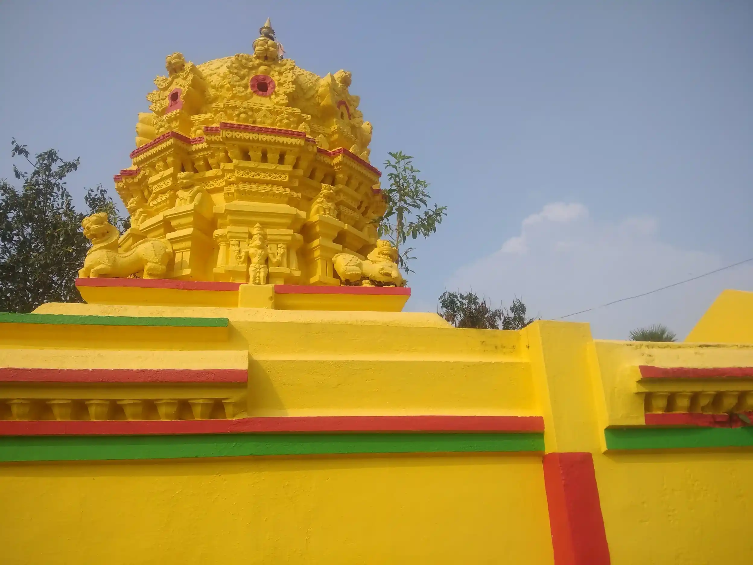 Arulmigu Throwpathiyamman Temple, Sevvathur - 635654 அருள்மிகு திரௌபதியம்மன் திருக்கோயில், செவ்வாத்தூர் - 635654, Thirupathur - Ancient Temple Architecture and History Image 3