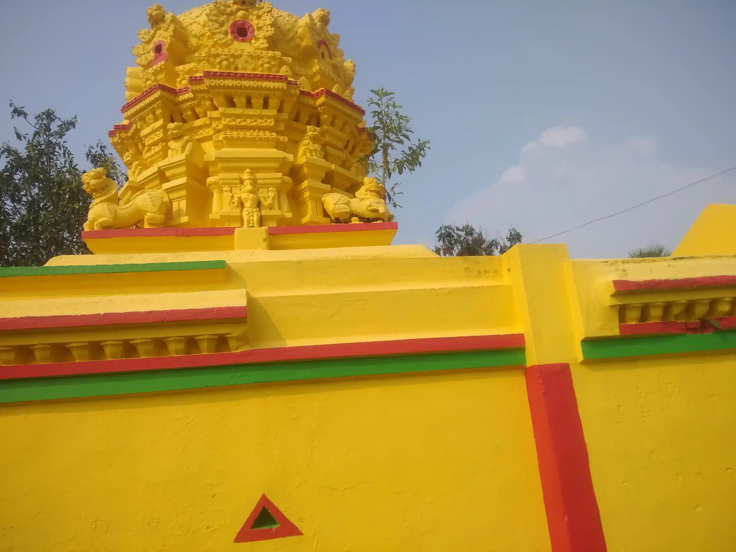 Arulmigu Throwpathiyamman Temple, Sevvathur - 635654 அருள்மிகு திரௌபதியம்மன் திருக்கோயில், செவ்வாத்தூர் - 635654, Thirupathur - Ancient Temple Architecture and History Image 4