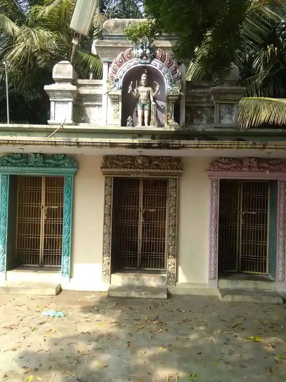 Arulmigu Throwpathiyamman Temple, Villiniurpu, Villiniurpu - 609306 அ/மி. திரெளபதியம்மன் திருக்கோயில், Villiniurpu, Villiniurpu - 609306, Mayiladuthurai - Ancient Temple Architecture and History Image 2