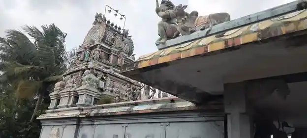Arulmigu Throwpathiyamman Vagaiyara Temple, Nadukuppam - 604303 அருள்மிகு திரௌபதியம்மன் வகையறா திருக்கோயில், Nadukuppam - 604303, Viluppuram - Ancient Temple Architecture and History Image 2