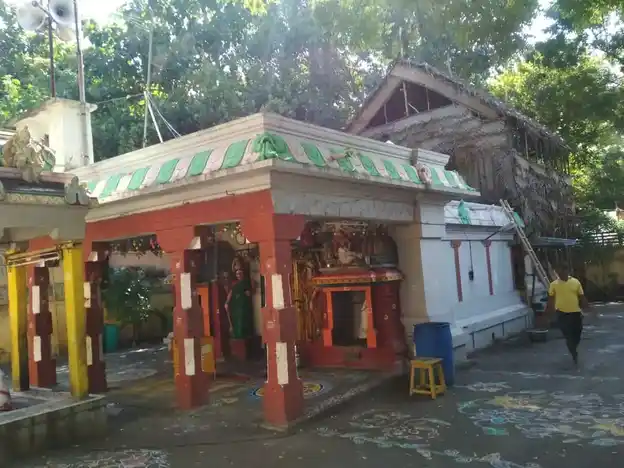 Arulmigu Throwpathyamman Temple, Kizhperumpakkam, Kizhperumpakkam - 605602 அருள்மிகு திரௌபதியம்மன் திருக்கோயில், கீழ்பெரும்பாக்கம், கீழ்பெரும்பாக்கம் - 605602, Viluppuram - Ancient Temple Architecture and History Image 7