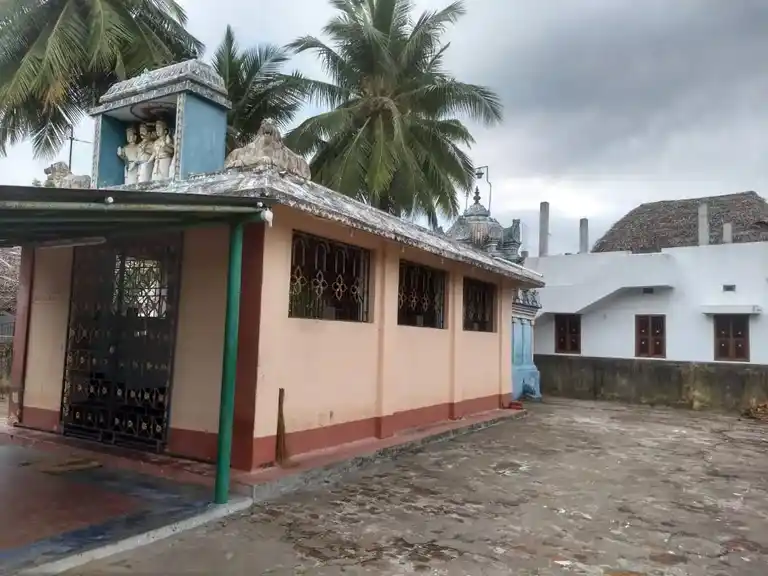 Arulmigu Throwpathyamman Temple, Manaveli - 610107 அருள்மிகு திரௌபதியம்மன் திருக்கோயில், Manaveli, Manaveli - 610107, Thiruvarur - Ancient Temple Architecture and History Image 4