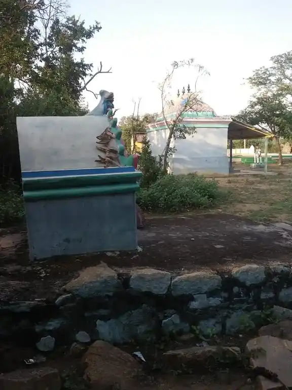 Arulmigu Thullukutti Kannimaar Temple, R.Kombai - 624706 அருள்மிகு துள்ளுகுட்டி கன்னிமார் திருக்கோயில், R.Kombai - 624706, Dindigul - Ancient Temple Architecture and History Image 3