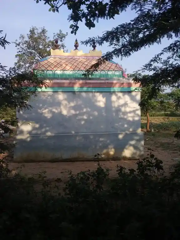 Arulmigu Thullukutti Kannimaar Temple, R.Kombai - 624706 அருள்மிகு துள்ளுகுட்டி கன்னிமார் திருக்கோயில், R.Kombai - 624706, Dindigul - Ancient Temple Architecture and History Image 4
