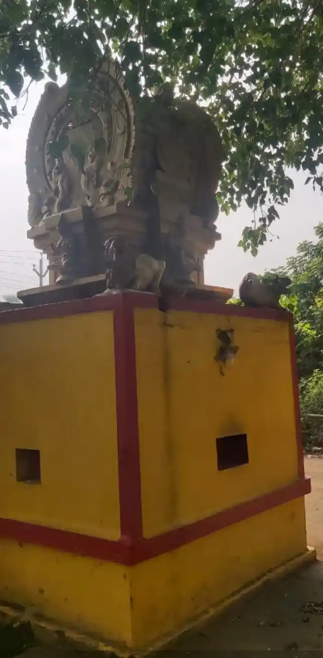 Arulmigu Thuluganathamman Temple, Keelpadapai - 601301 அருள்மிகு துலுக்காணத்தம்மன் திருக்கோயில், Keelpadapai - 601301, Kancheepuram - Ancient Temple Architecture and History Image 3