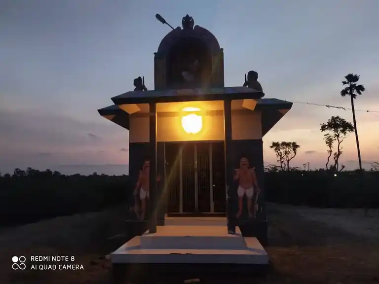 Arulmigu Thuluvetti Ayyanar Temple, Thopputhurai - 614807 அருள்மிகு துள்ளுவெட்டி அய்யனார் திருக்கோயில், Thopputhurai - 614807, Nagapattinam - Ancient Temple Architecture and History Image 3