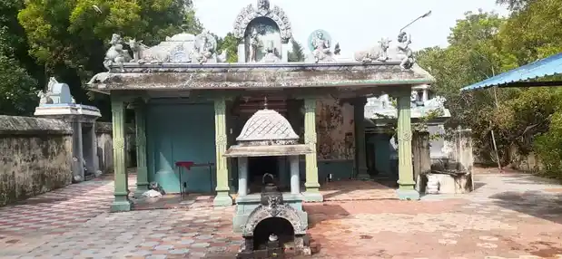 Arulmigu Thurgapureeswarar Temple, Kidathalaimedu - 609811 அருள்மிகு துர்க்காபுரீஸ்வரர் திருக்கோயில், Kidathalaimedu - 609811, Mayiladuthurai - Ancient Temple Architecture and History Image 2