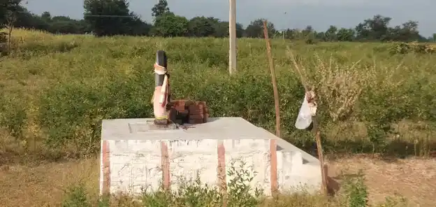 Arulmigu Timmaraya Swamy Temple, Bikkambatti - 636813 அருள்மிகு திம்மராயசாமி திருக்கோயில், Bikkambatti - 636813, Dharmapuri - Ancient Temple Architecture and History Image 2