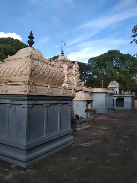 Arulmigu Tirumalai Kozhundheeswarar Temple, Thookkanampakkam - 607402 அருள்மிகு திருமலைகொழுந்தீஸ்வரர் திருக்கோயில், தூக்கணாம்பாக்கம் - 607402, Cuddalore - Ancient Temple Architecture and History Image 2