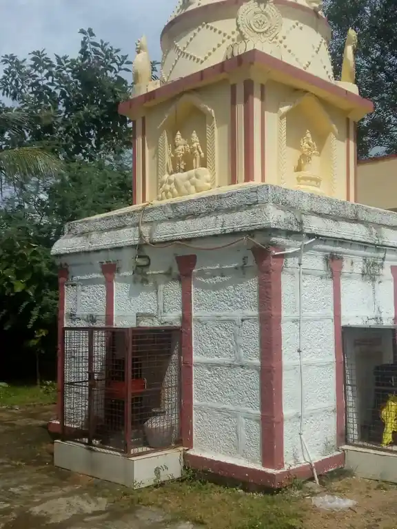 Arulmigu Tiruvetteswarar Temple, Vao Office Opp, Agoor - 631209 அருள்மிகு திருவேட்டீஸ்வரர் திருக்கோயில், Vao Office Opp, Agoor - 631209, Tiruvallur - Ancient Temple Architecture and History Image 4