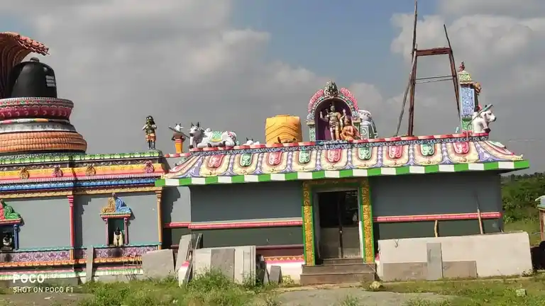 Arulmigu Triyambeshwarar Temple, Pethoor, Pappireddipatti - 636905 அருள்மிகு திரியம்பேஸ்வரர் திருக்கோயில், Pethoor, Pappireddipatti - 636905, Dharmapuri - Ancient Temple Architecture and History Image 2